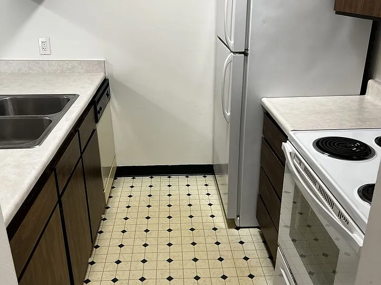 Spartan Drive Apartments — Photo 15
