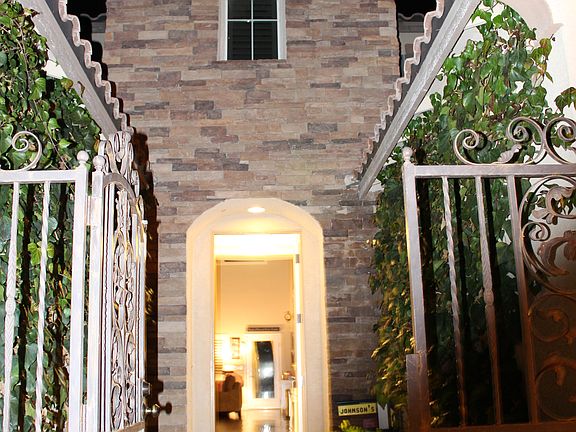 2nd image of 781 Viscanio Pl