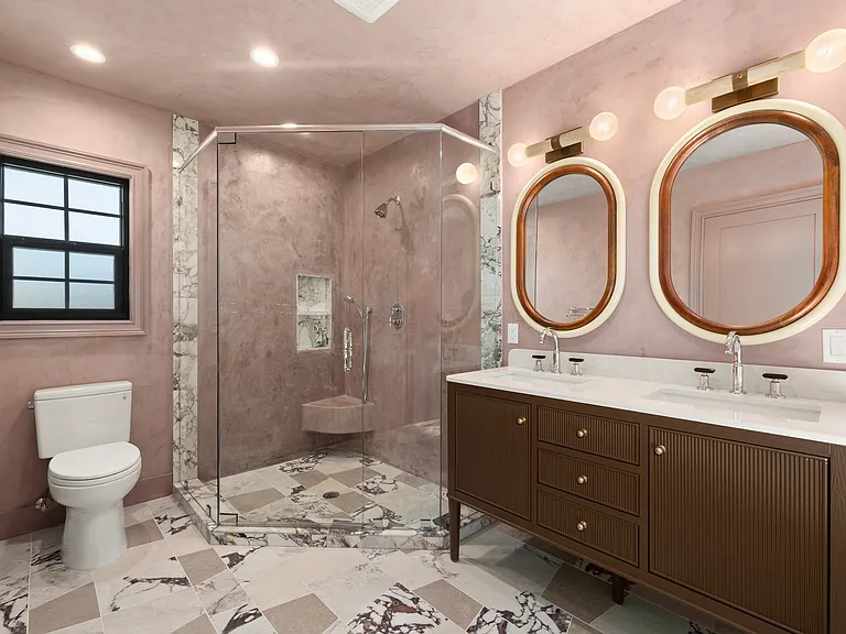 211 S Formosa Ave — Photo 14
