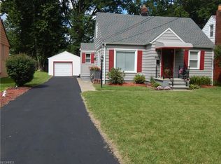 4462 Selhurst Rd, North Olmsted, OH