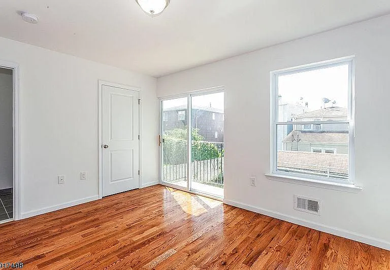 615 Central Ave #1 — Photo 3