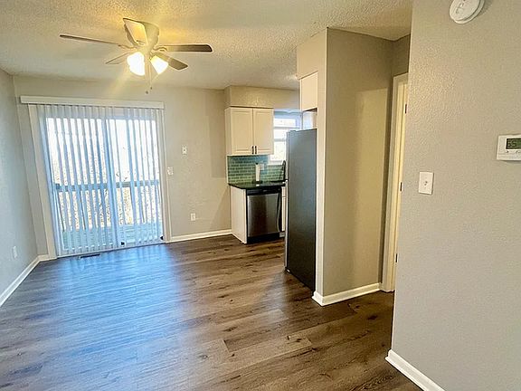 5th image of 403 NE Highland Ln
