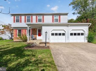 128 Briarwood Ct, Sterling, VA 20164