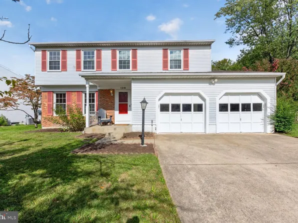 128 Briarwood Ct, Sterling, VA 20164