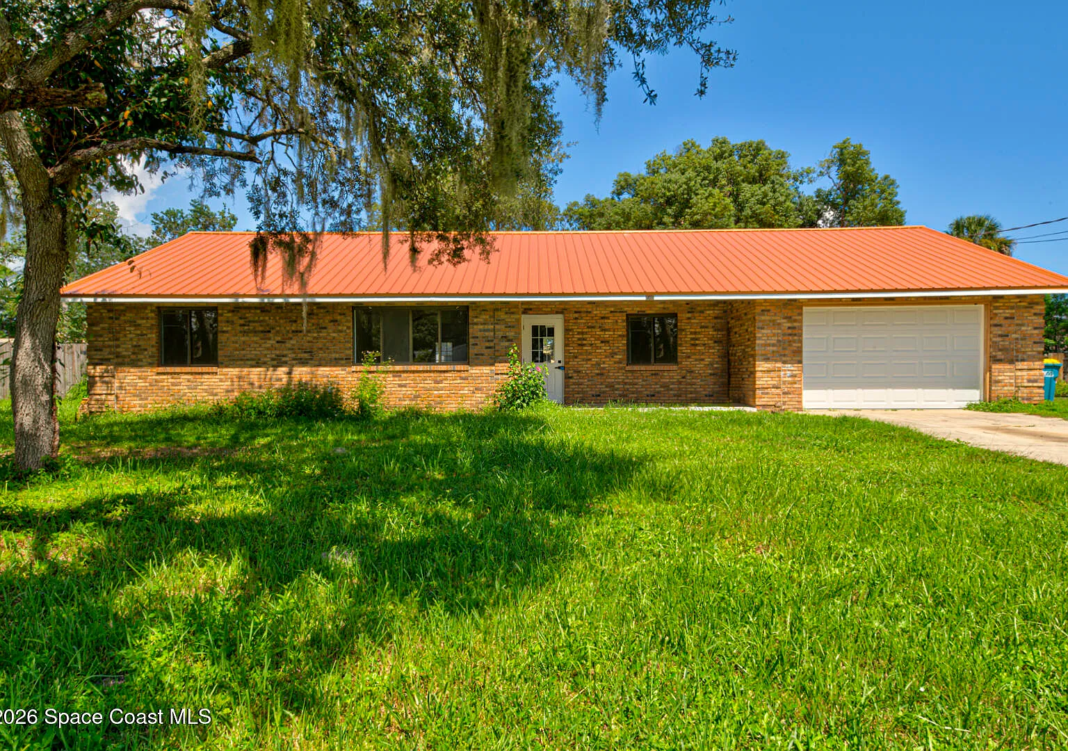 4 bed, 2.0 bath, 1764 sqft, $2,550 — Photo 1