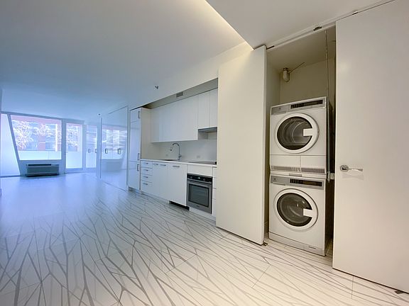 4th image of 318 Pleasant Ave #2C