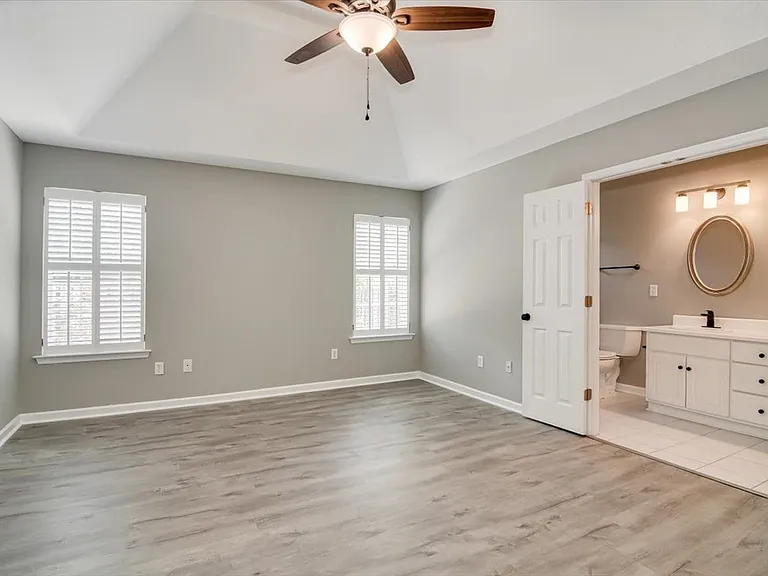 124 Palmer Ct — Photo 14