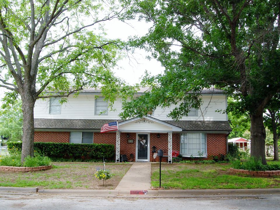 1st image of 2501 SE 15th St