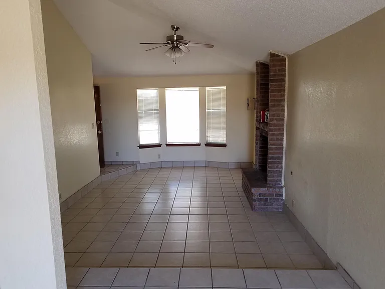 5940 Deer Ave — Photo 1