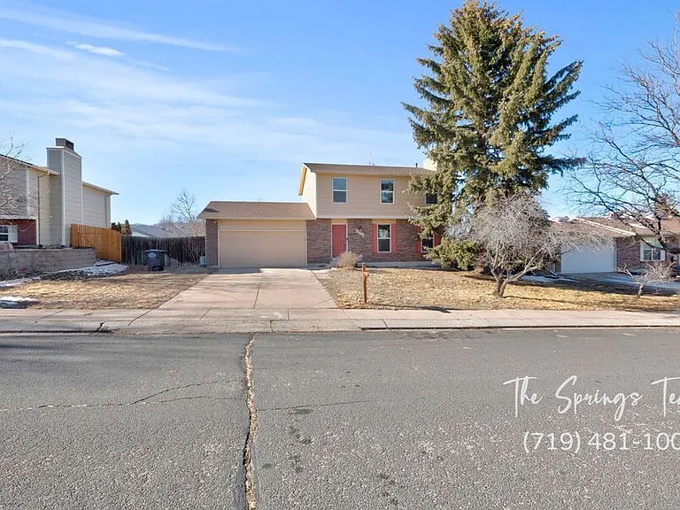 6460 Bugle Dr — Photo 1
