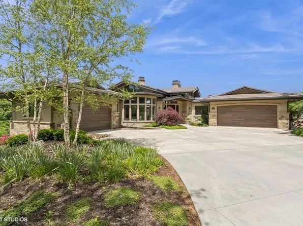 220 South Shore Dr, Lake Winnebago, MO 64034