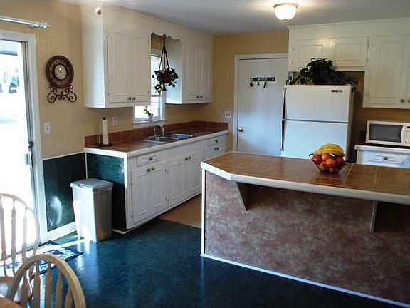 Spacious Kitchen