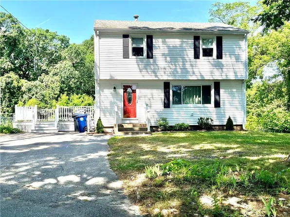 11 Sea View Dr, Warwick, RI 02889