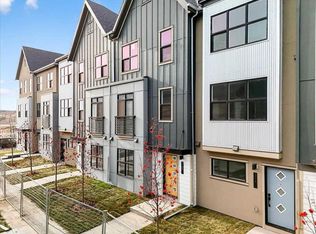 437 SE Alpine Ave SW #304, Calgary, AB T2Y0R8