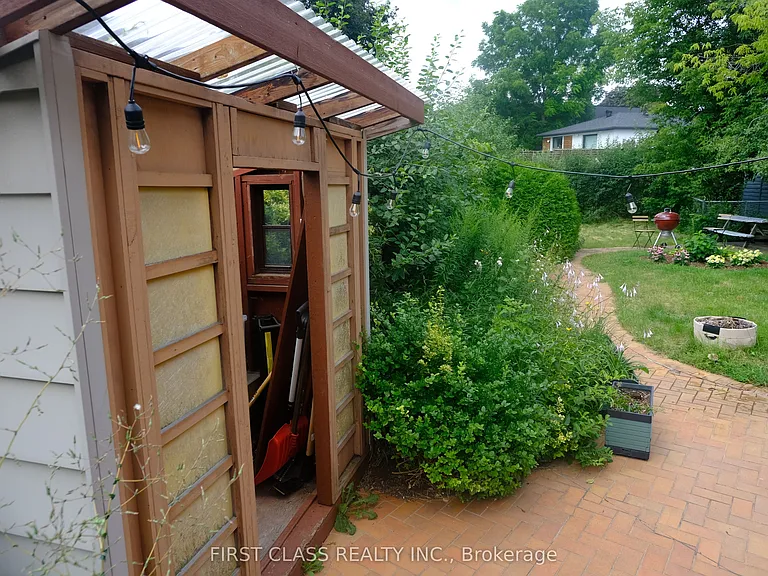 64 Grove Park Cres — Photo 15
