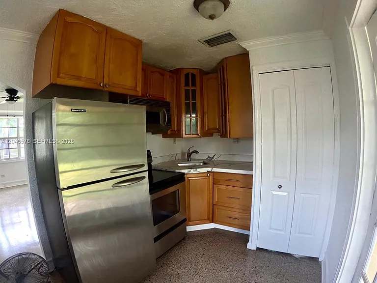 5720 SW 38th Ct — Photo 10