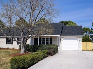401 Hooks Ln, Hubert, NC 28539