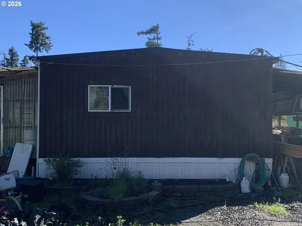 54885 Arago Fishtrap Rd, Myrtle Point, OR 97458