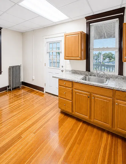 240-250 Osborn St #4 — Photo 2