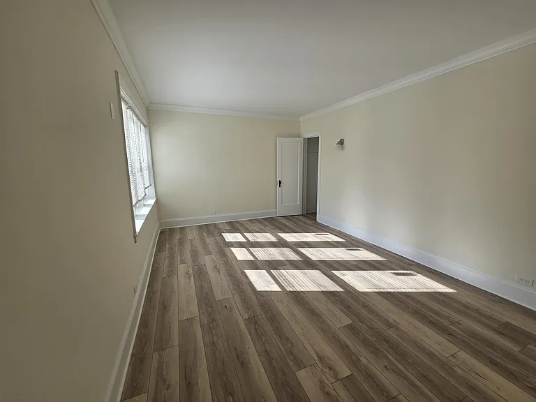 6326 N Albany Ave #2W — Photo 8