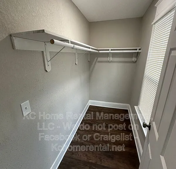 3016 E 32nd St — Photo 49