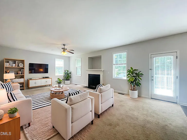 112 Taylors Creek Ct — Photo 5