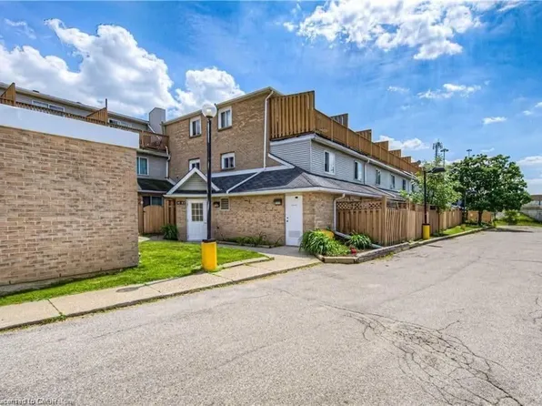 67 Valleyview Rd #58, Kitchener, ON N2E 3J1