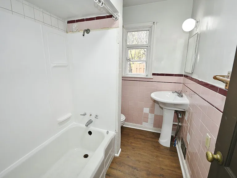 1243 Evans St — Photo 15