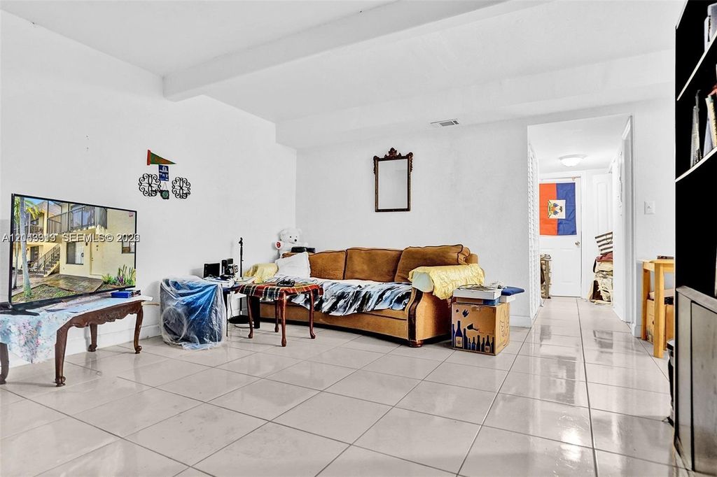 1065 S Flagler Ave APT 704, photo 3