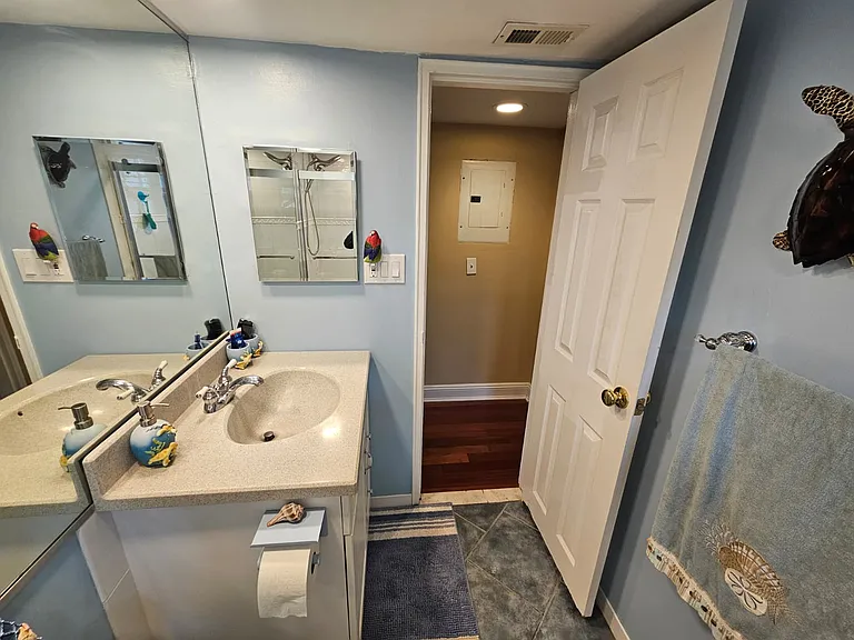 655 Middle Country Rd #2H2 — Photo 28