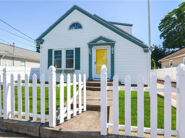 243 Pullen Ave, Pawtucket, RI 02861