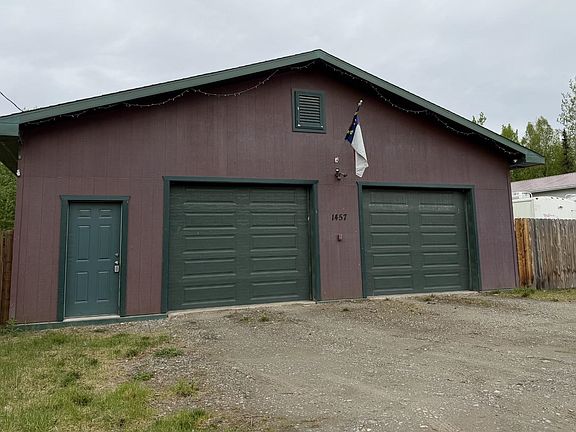 2nd image of 1457 Davison St