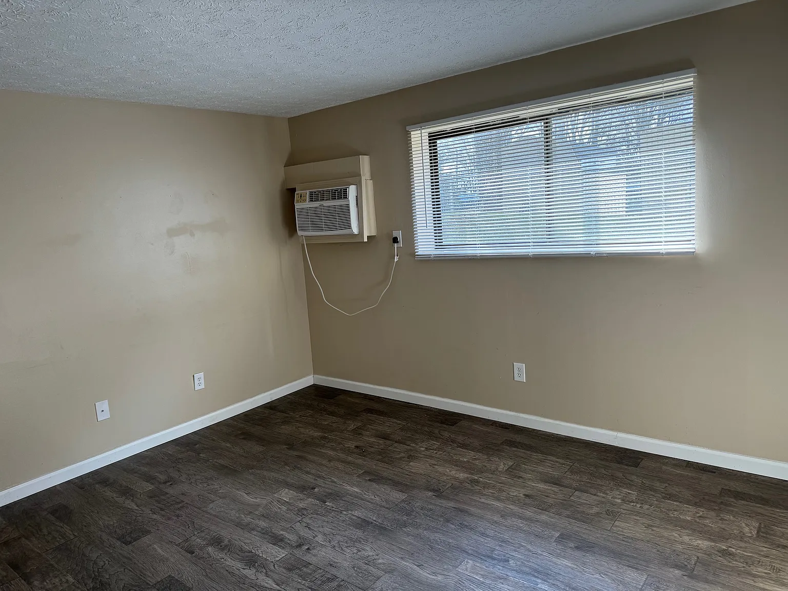 Eagle Crest Apartments — Photo 3