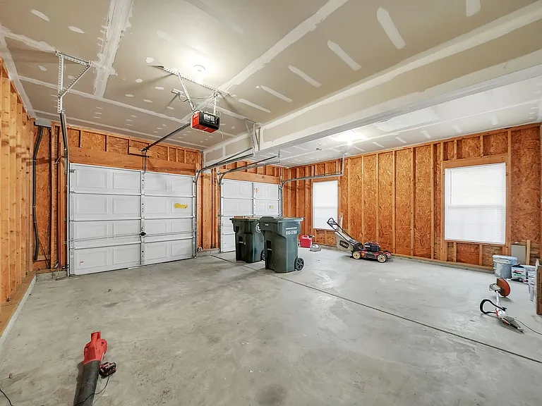 408 Holmes Blvd — Photo 52