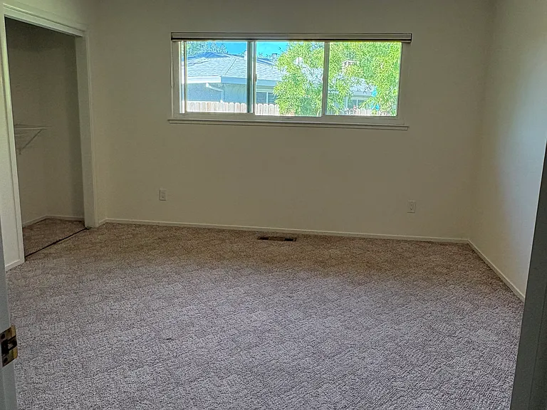 669 Clipper Way — Photo 12