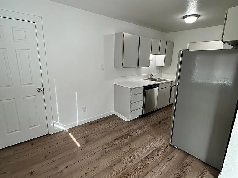 Stark Street Townhomes — Photo 19