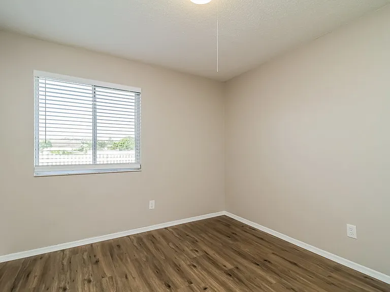 1533 Colony Ave — Photo 11