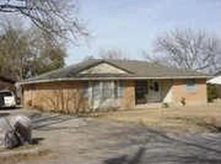 409 W Sunglow Ave, Comanche, TX 76442