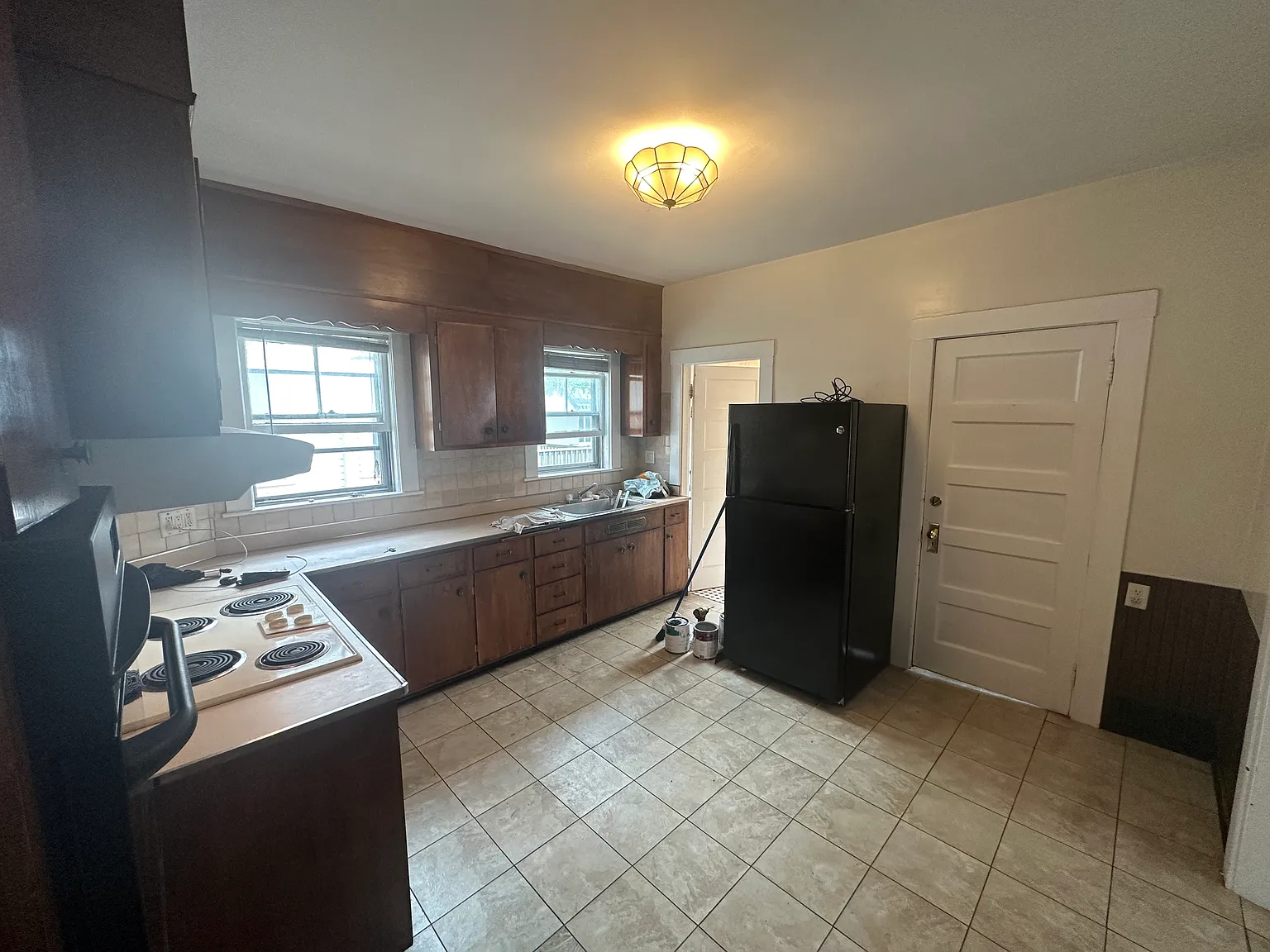 2 bed, 1050 sqft, $3,350 — Photo 2