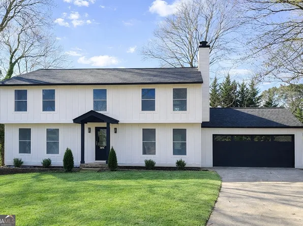 150 N Pond Ct, Roswell, GA 30076