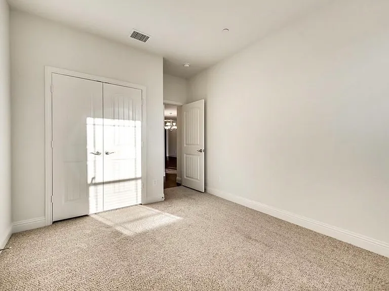 1231 Wiltshire Dr — Photo 34