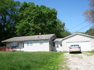 21928 Great River Rd, Le Claire, IA 52753