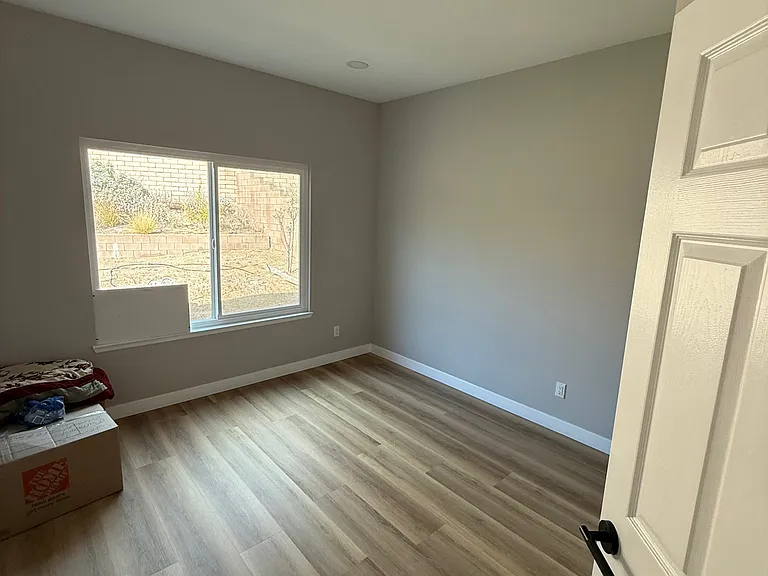 711 Canterbury Cir — Photo 37