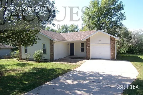 605 Daniel Ln Photo 1