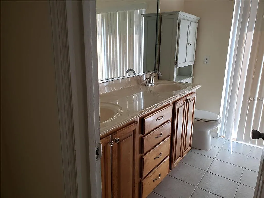 3 bed, 2.0 bath, 1556 sqft, $2,500 — Photo 3