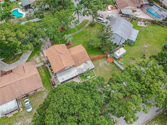 3rd image of 8248 Malvern Cir