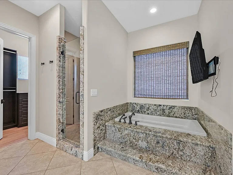 5790 Aspen Falls Cir — Photo 33