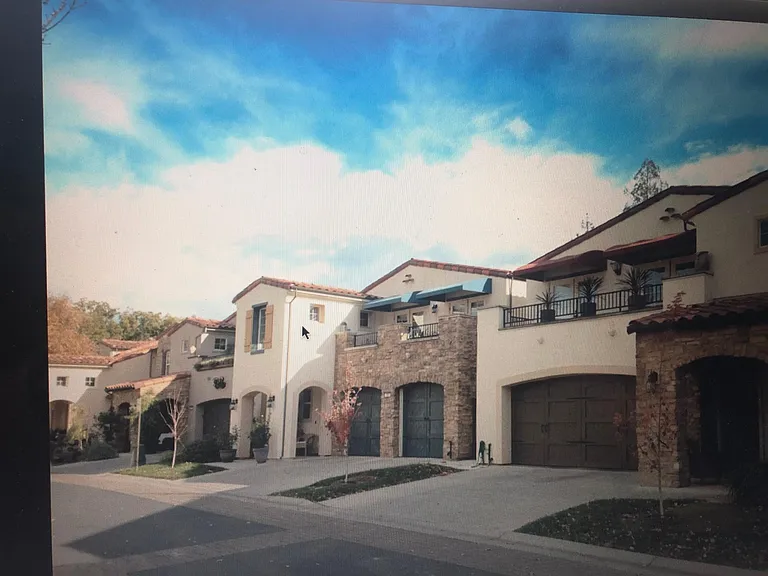 15 Veneto Cir — Photo 10