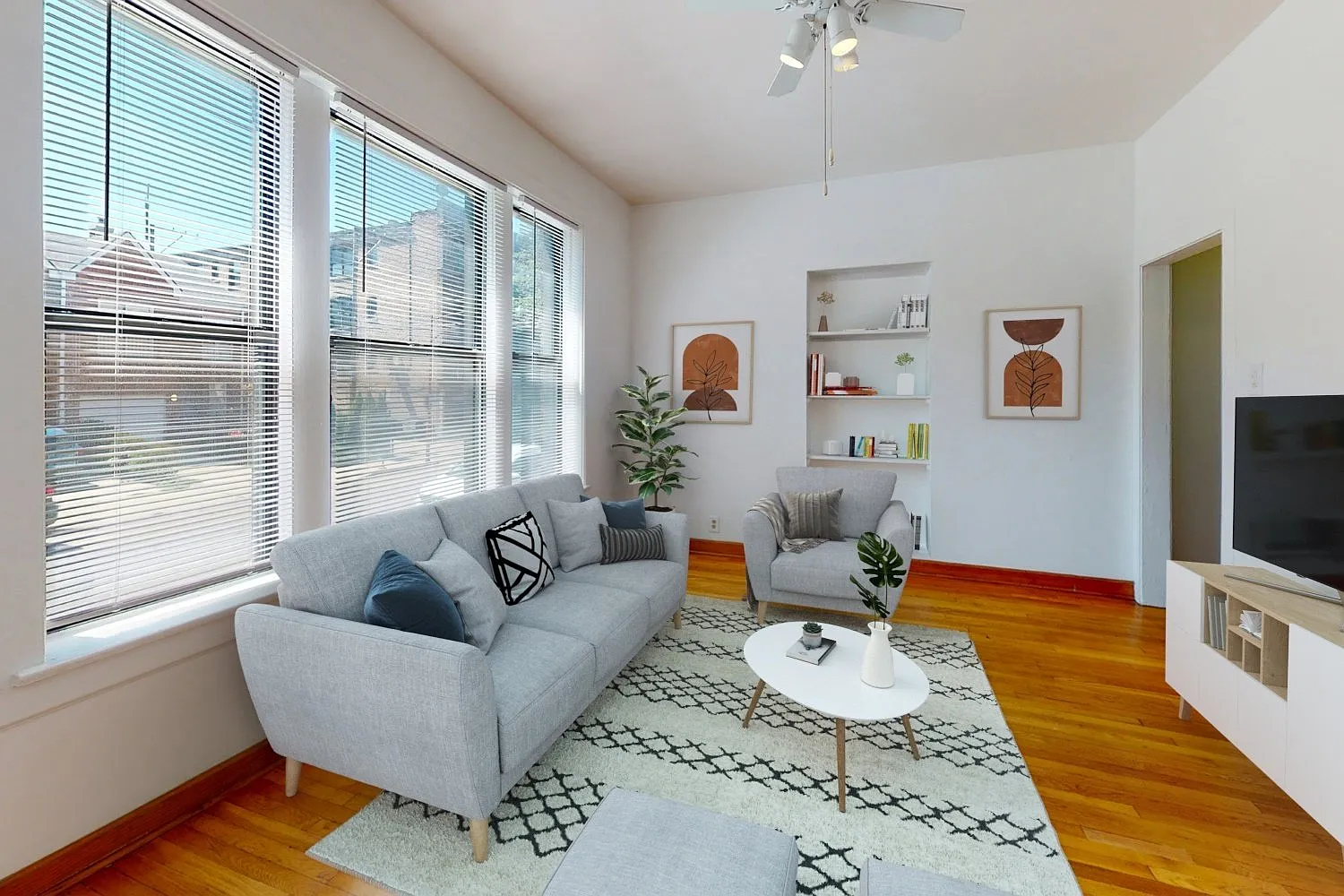 1018 E. 54th Street — Photo 1