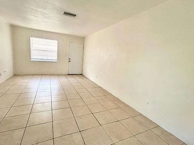 1221 Kennedy Rd #48 — Photo 3